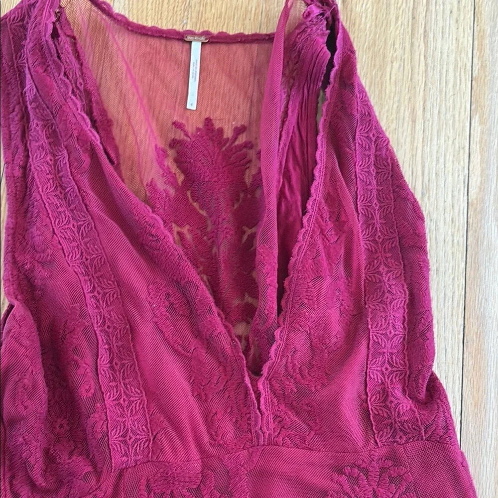 Free people lace dress ! So flattering - Picture 4 of 4